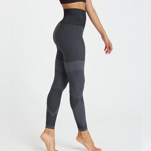 SPANX look at me now seamless MOTO leggings Medium